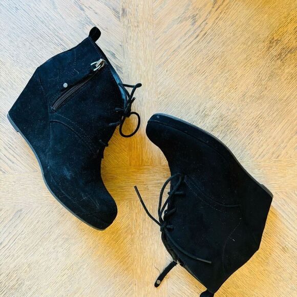 Dolce Vita Black Suede hidden heel platform bootie lace‎ up side zip size 7 - Picture 4 of 6